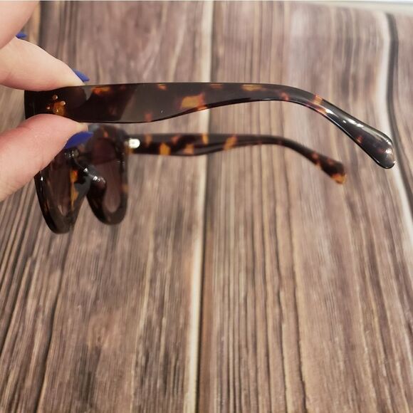 3 for $25 Sunglasses - Picture 4 of 7